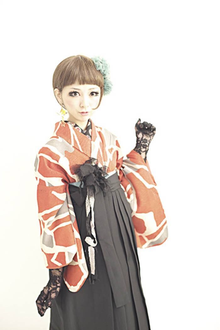 100709:ミミちゃん まとめ髪 卒業式 アンティーク着物 