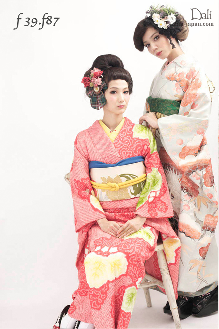 100804:青山香純 まとめ髪 髪飾り 振袖 成人式 シチュエーション アンティーク着物 